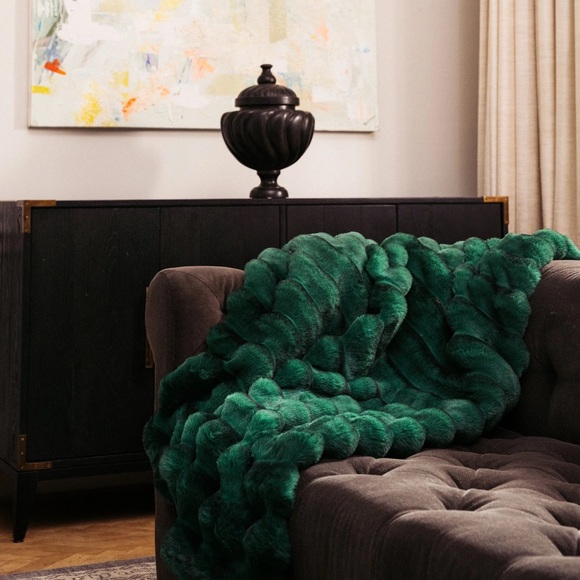 ADRIENNE LANDAU ⭐️ faux fur throw - Picture 1 of 4
